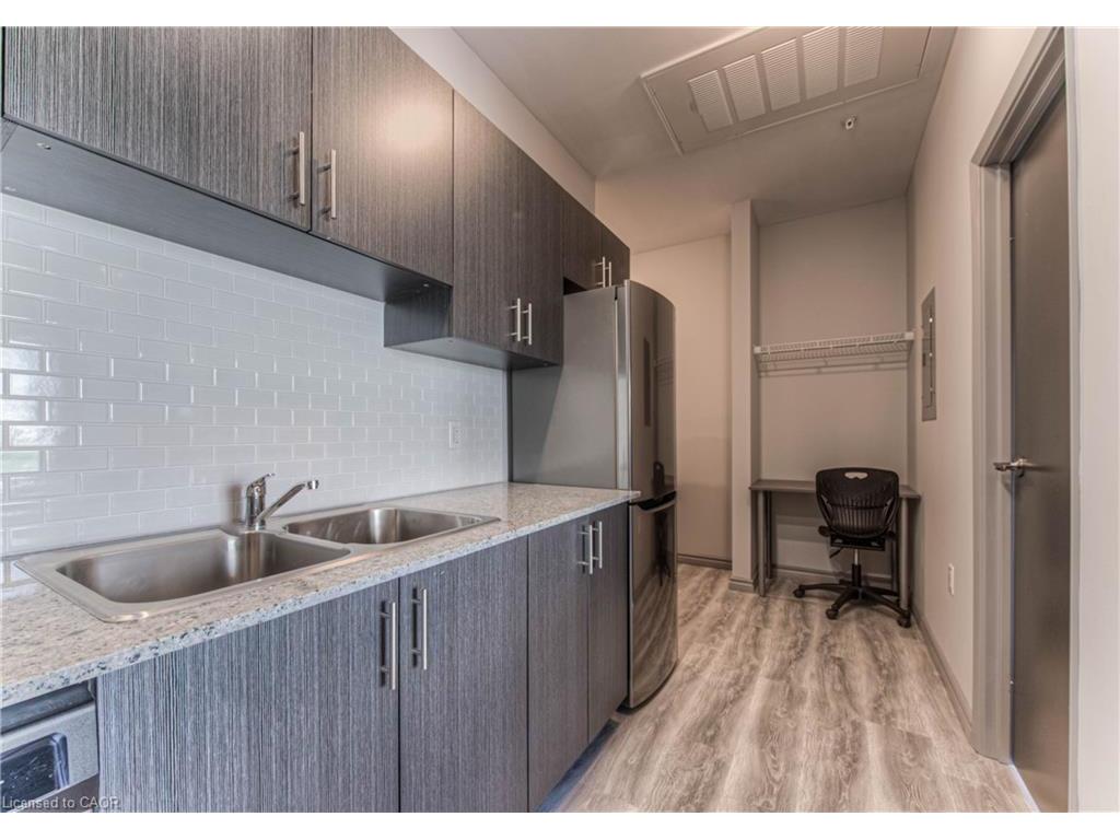 









275


Larch

Street, F113,
Waterloo,




ON
N2L 3R2

