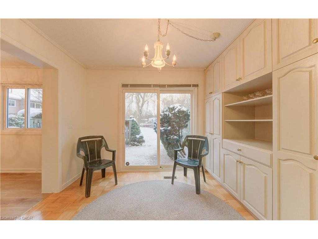 









121


University

Avenue East, 52,
Waterloo,




ON
N2J 4J1

