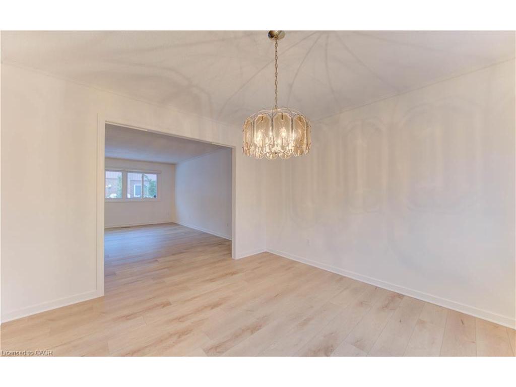 









121


University

Avenue East, 52,
Waterloo,




ON
N2J 4J1

