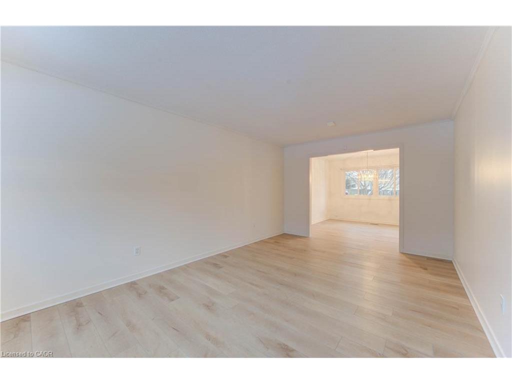 









121


University

Avenue East, 52,
Waterloo,




ON
N2J 4J1

