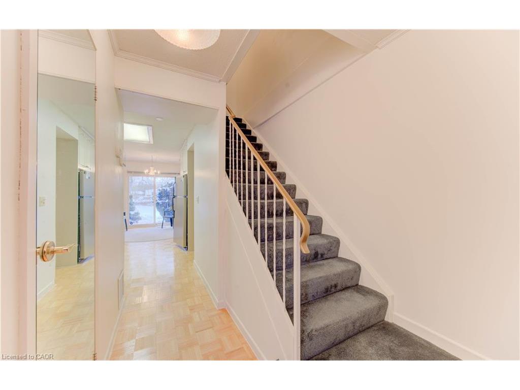 









121


University

Avenue East, 52,
Waterloo,




ON
N2J 4J1

