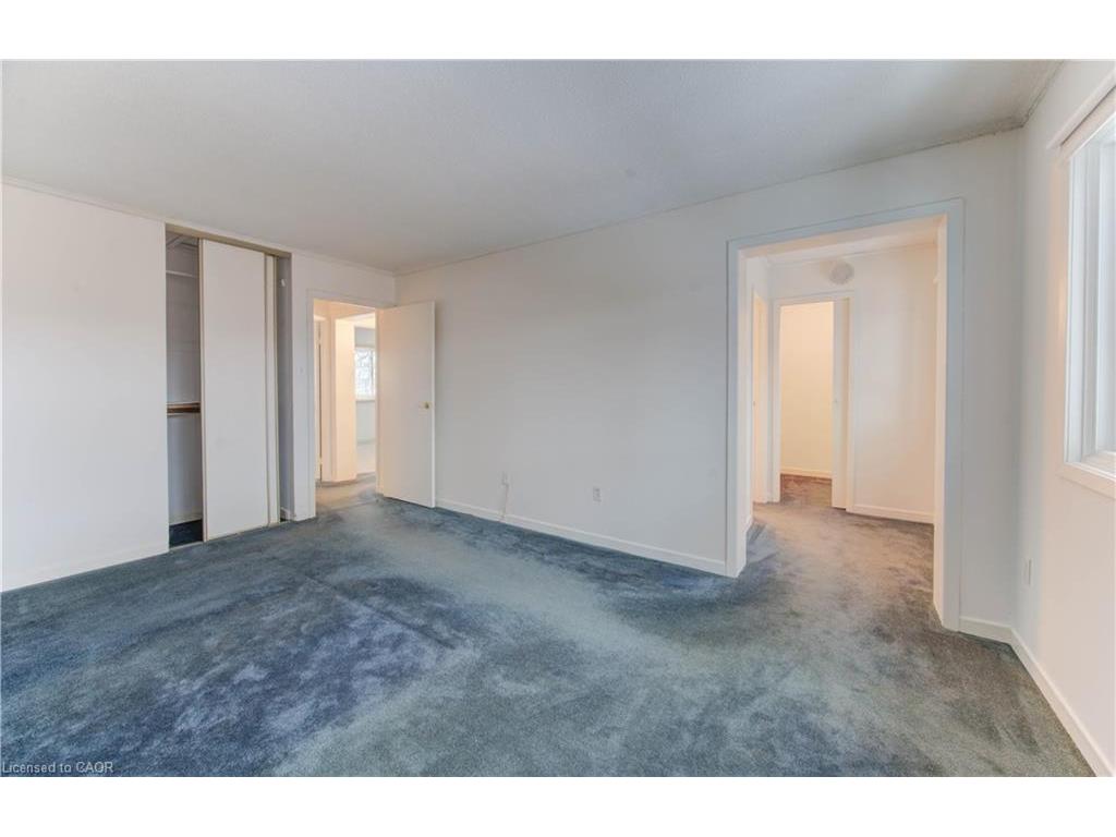 









121


University

Avenue East, 52,
Waterloo,




ON
N2J 4J1

