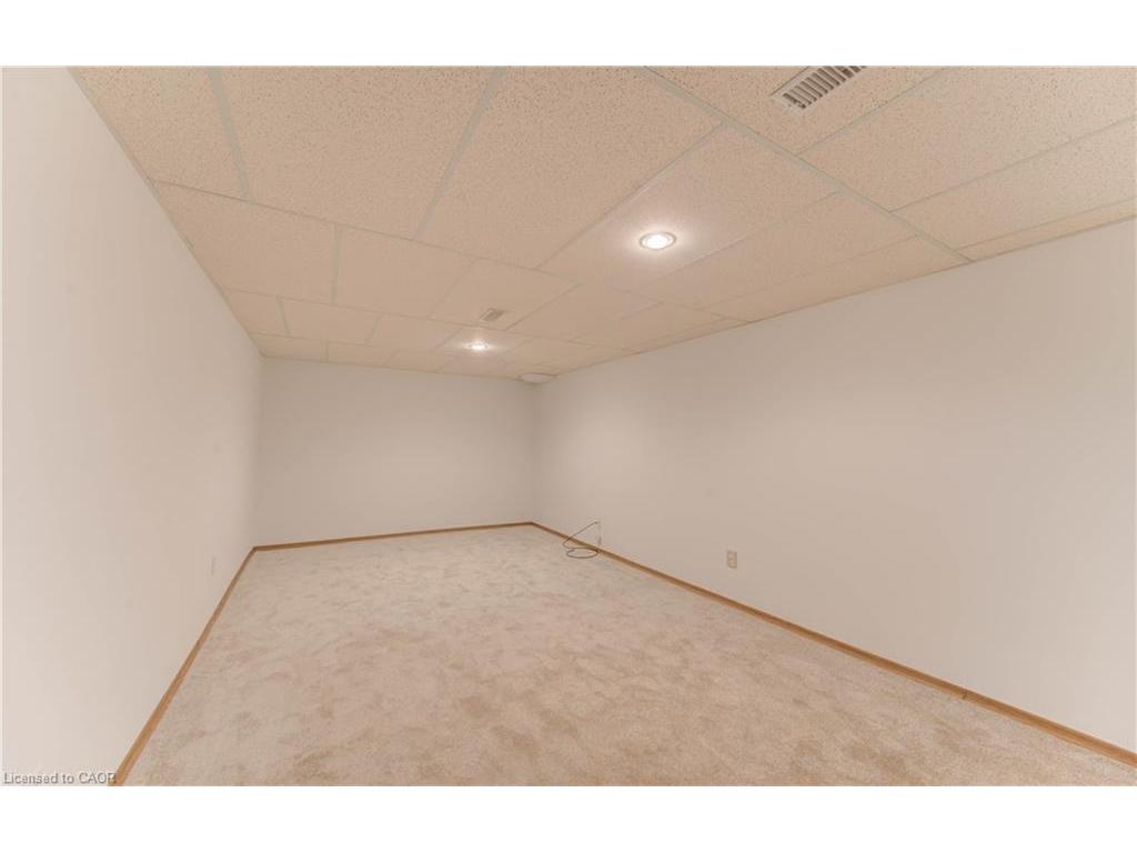 









121


University

Avenue East, 52,
Waterloo,




ON
N2J 4J1

