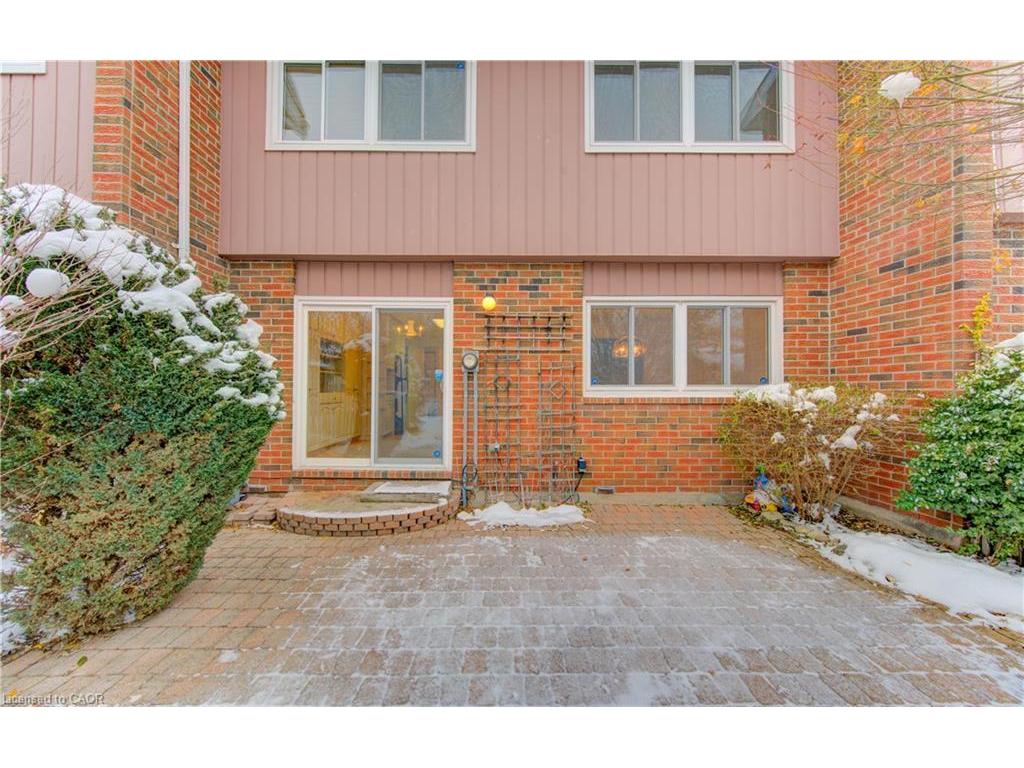 









121


University

Avenue East, 52,
Waterloo,




ON
N2J 4J1

