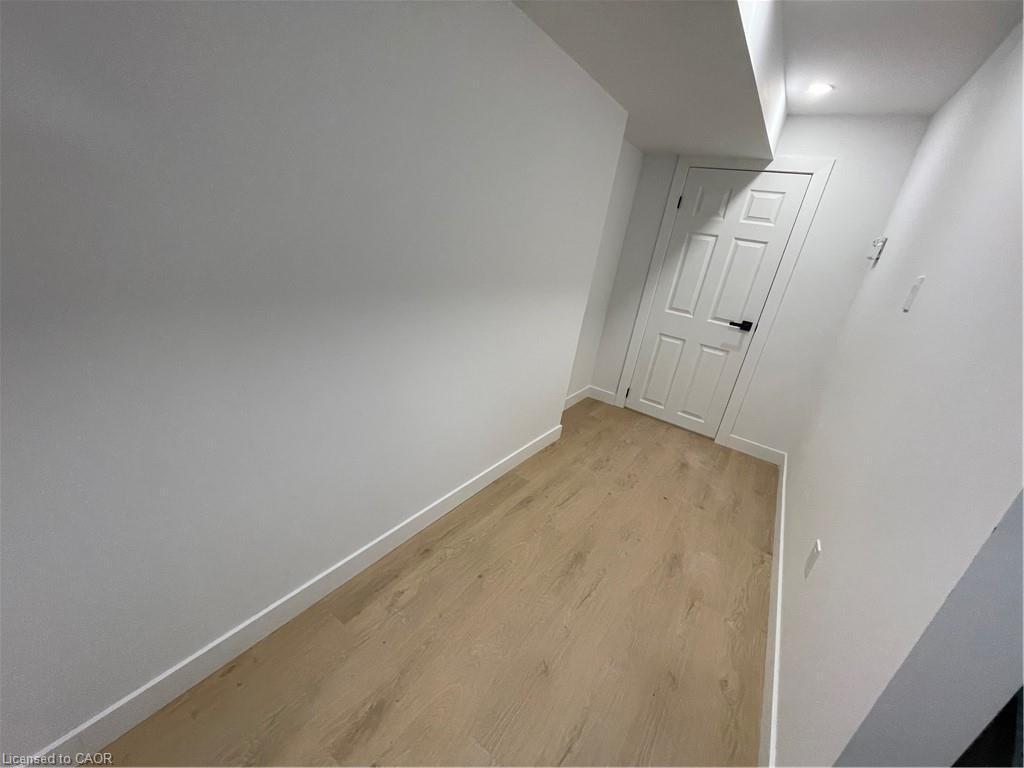 









51


Drake

Avenue, B,
Paris,




ON
N3L 0J1

