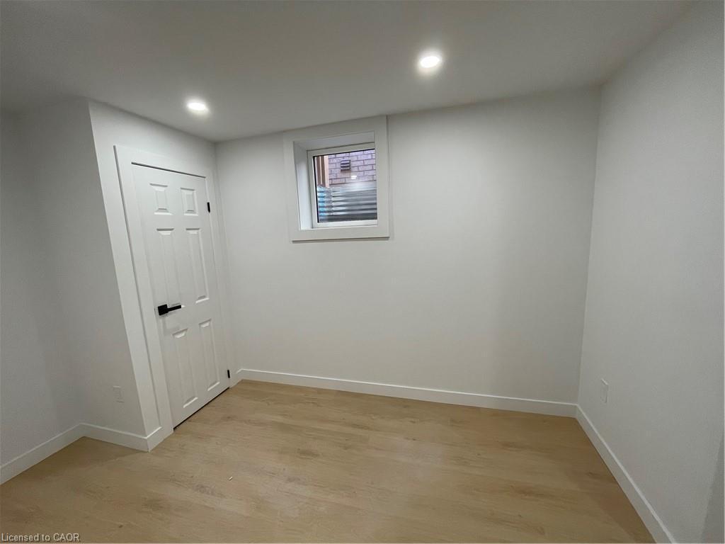 









51


Drake

Avenue, B,
Paris,




ON
N3L 0J1

