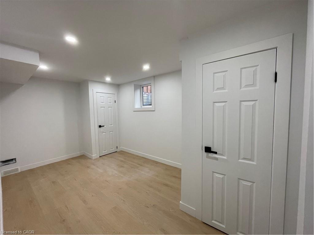 









51


Drake

Avenue, B,
Paris,




ON
N3L 0J1

