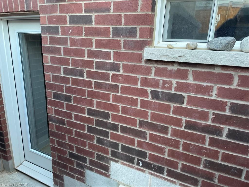 









51


Drake

Avenue, B,
Paris,




ON
N3L 0J1

