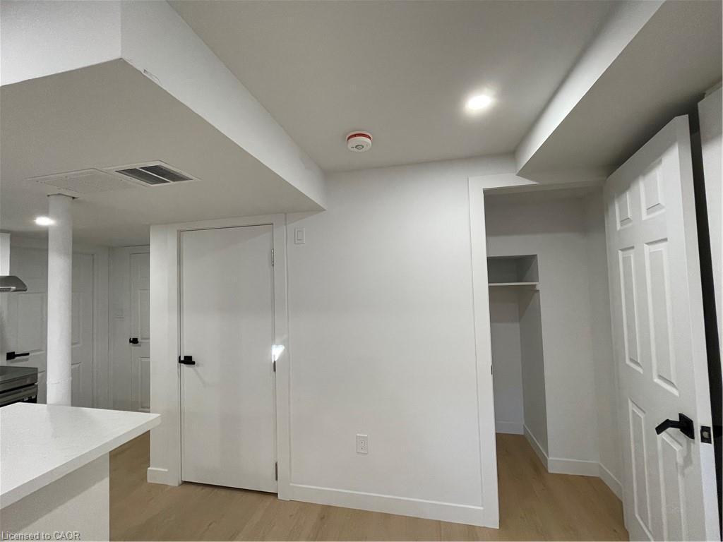 









51


Drake

Avenue, B,
Paris,




ON
N3L 0J1

