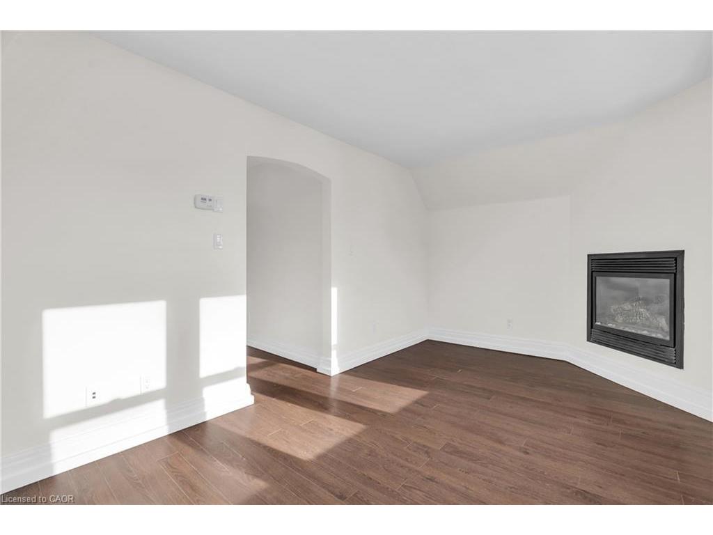 









98


Church

Street, D (Upper),
Kitchener,




ON
N2G 2S2

