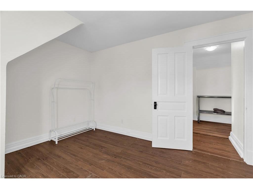 









98


Church

Street, D (Upper),
Kitchener,




ON
N2G 2S2

