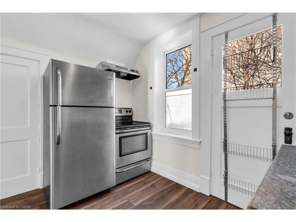 









98


Church

Street, D (Upper),
Kitchener,




ON
N2G 2S2

