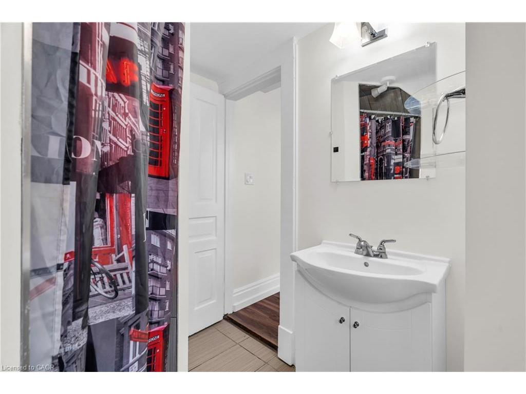 









98


Church

Street, D (Upper),
Kitchener,




ON
N2G 2S2

