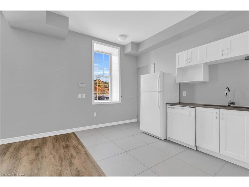 









58


Beverly

Street, 107,
Cambridge,




ON
N1R 3Z7

