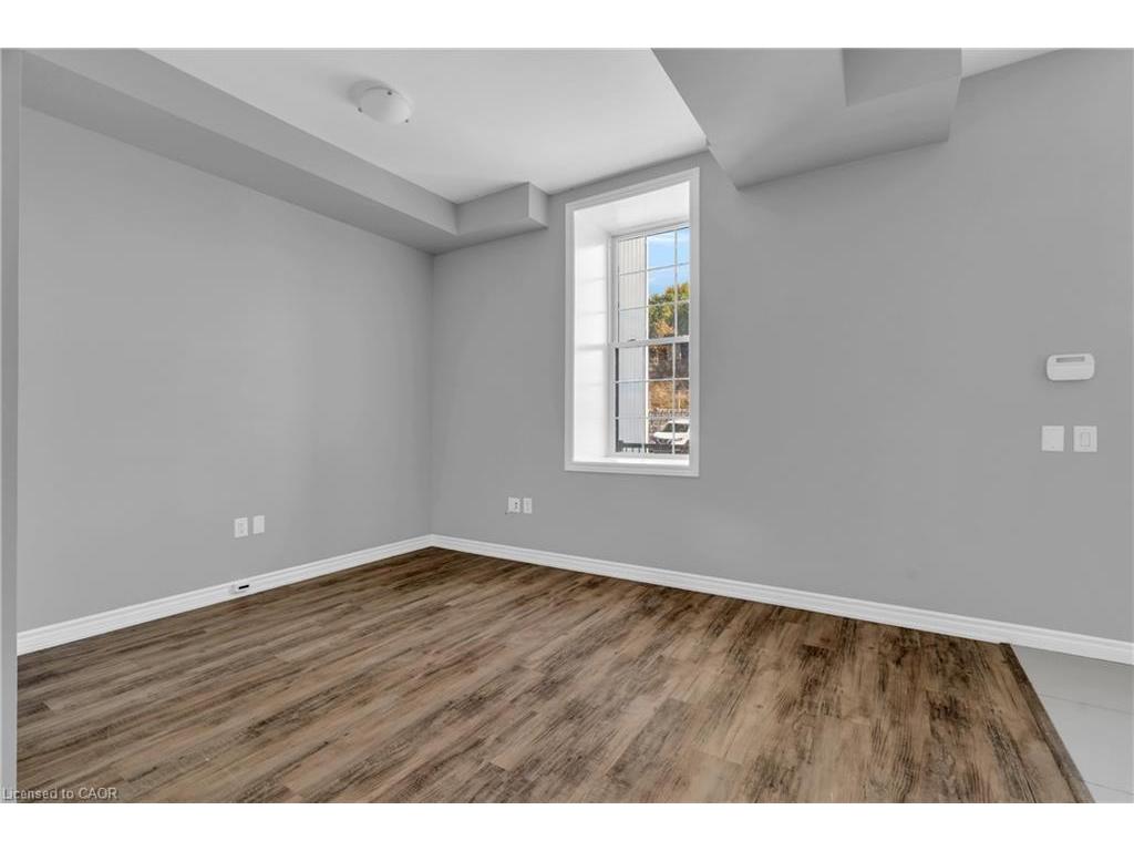 









58


Beverly

Street, 107,
Cambridge,




ON
N1R 3Z7

