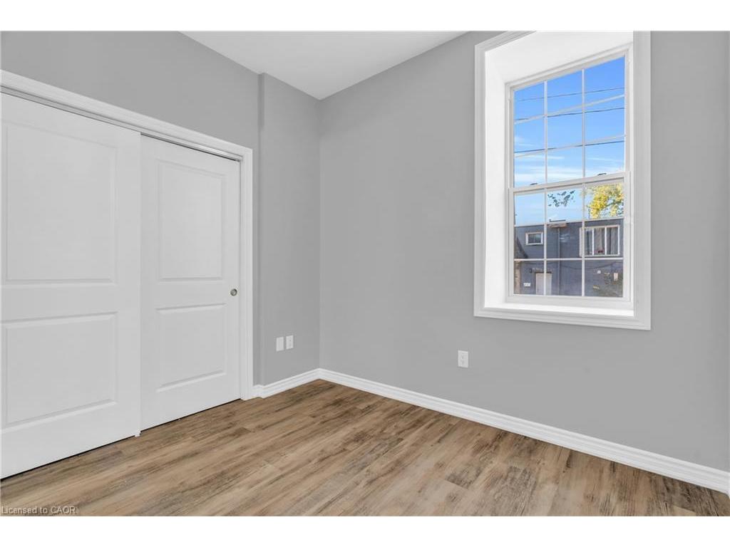 









58


Beverly

Street, 107,
Cambridge,




ON
N1R 3Z7

