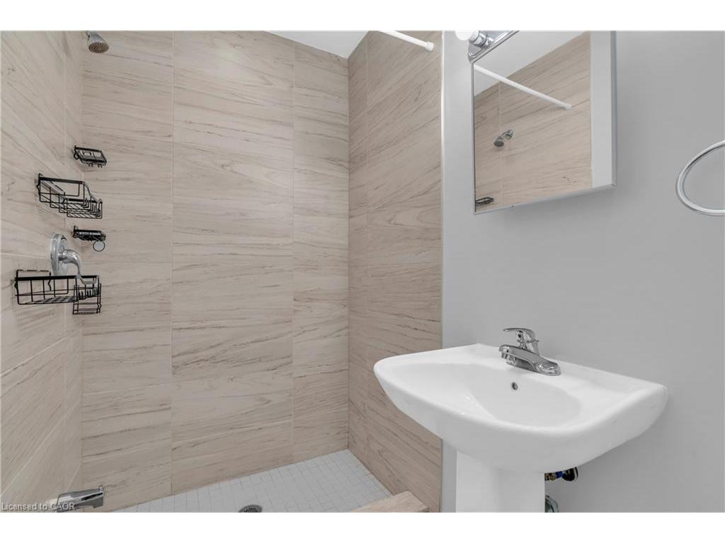 









58


Beverly

Street, 107,
Cambridge,




ON
N1R 3Z7

