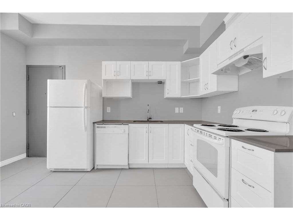 









58


Beverly

Street, 107,
Cambridge,




ON
N1R 3Z7

