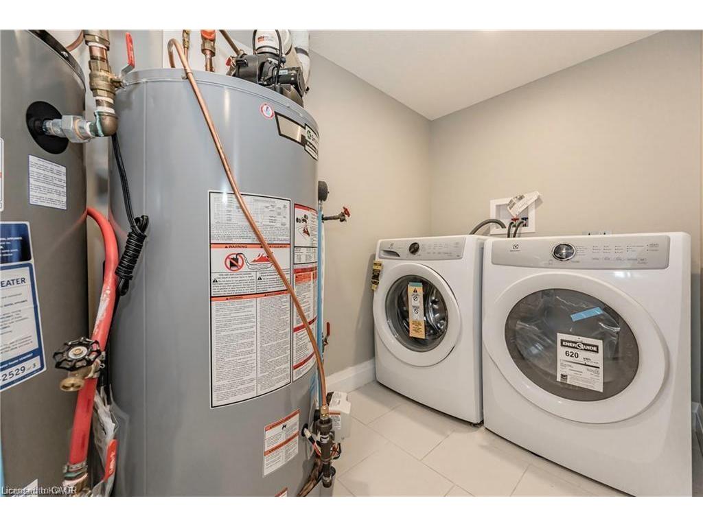 









200


Sheldon

Avenue North, B,
Kitchener,




ON
N2H 3M8

