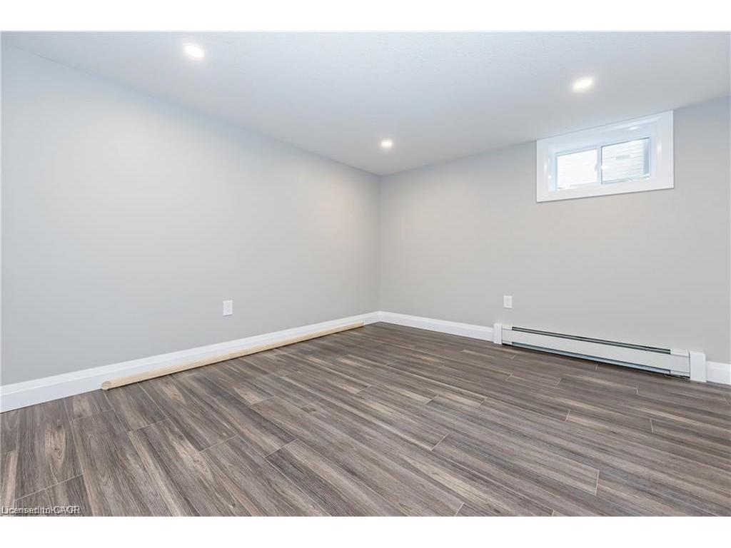 









200


Sheldon

Avenue North, B,
Kitchener,




ON
N2H 3M8

