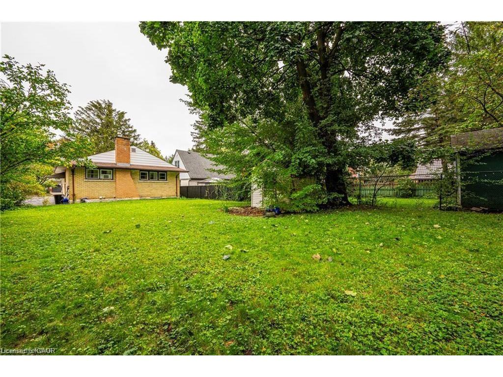 









200


Sheldon

Avenue North, B,
Kitchener,




ON
N2H 3M8

