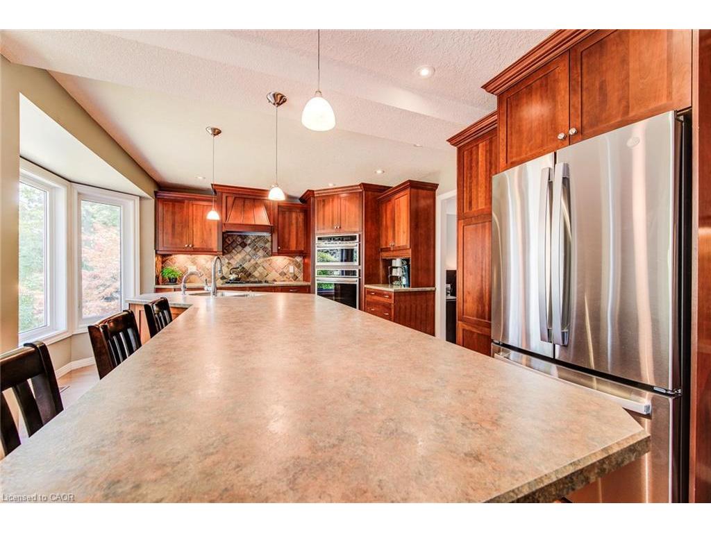 









33


Tinatawa

Court,
Kitchener,




ON
N2A 3G9

