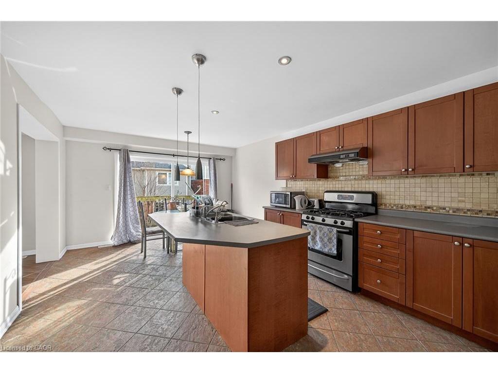 









3175


Bunkerhill

Place,
Burlington,




ON
L7M 0C4

