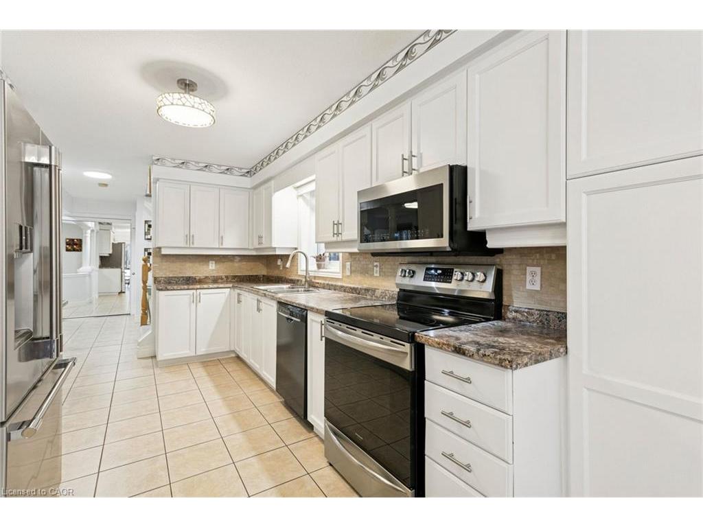 









6


Heatherwood

Place,
Kitchener,




ON
N2N 3N7

