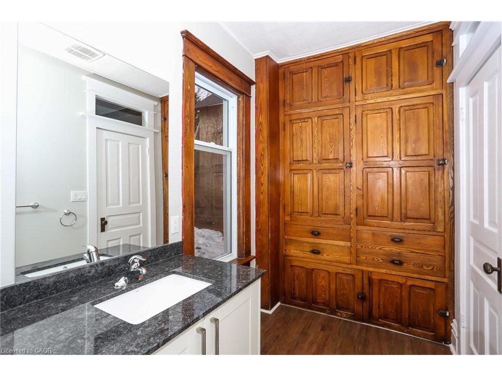 









94


Scott

Street,
Kitchener,




ON
N2H 2R5

