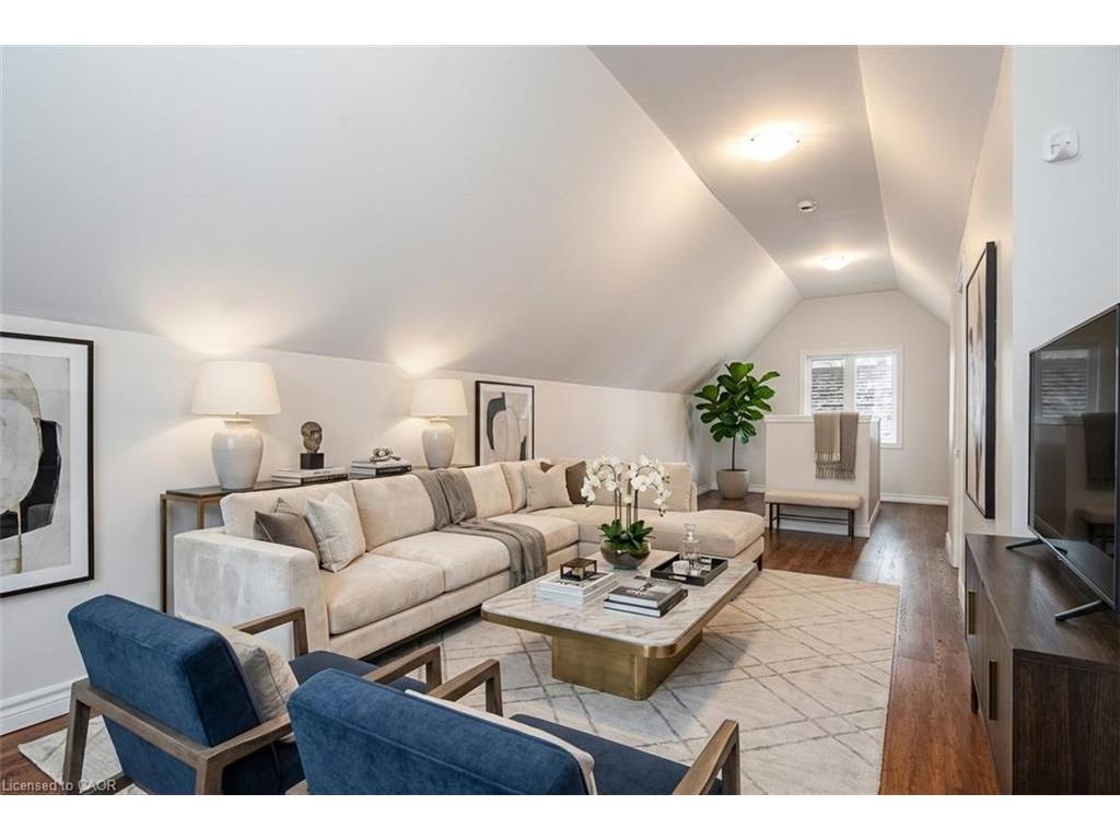 









94


Scott

Street,
Kitchener,




ON
N2H 2R5

