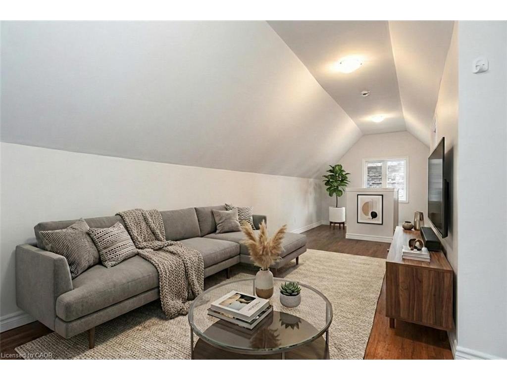 









94


Scott

Street,
Kitchener,




ON
N2H 2R5

