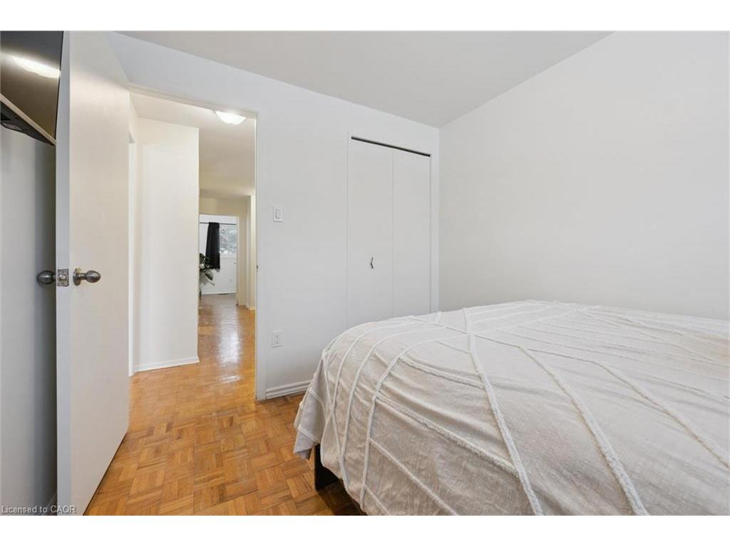 









11


Ingleside

Drive,
Kitchener,




ON
N2M 2G7

