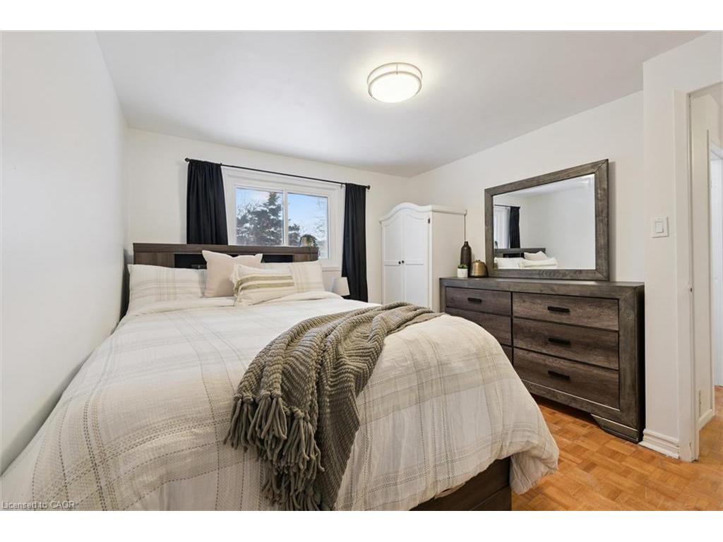 









11


Ingleside

Drive,
Kitchener,




ON
N2M 2G7

