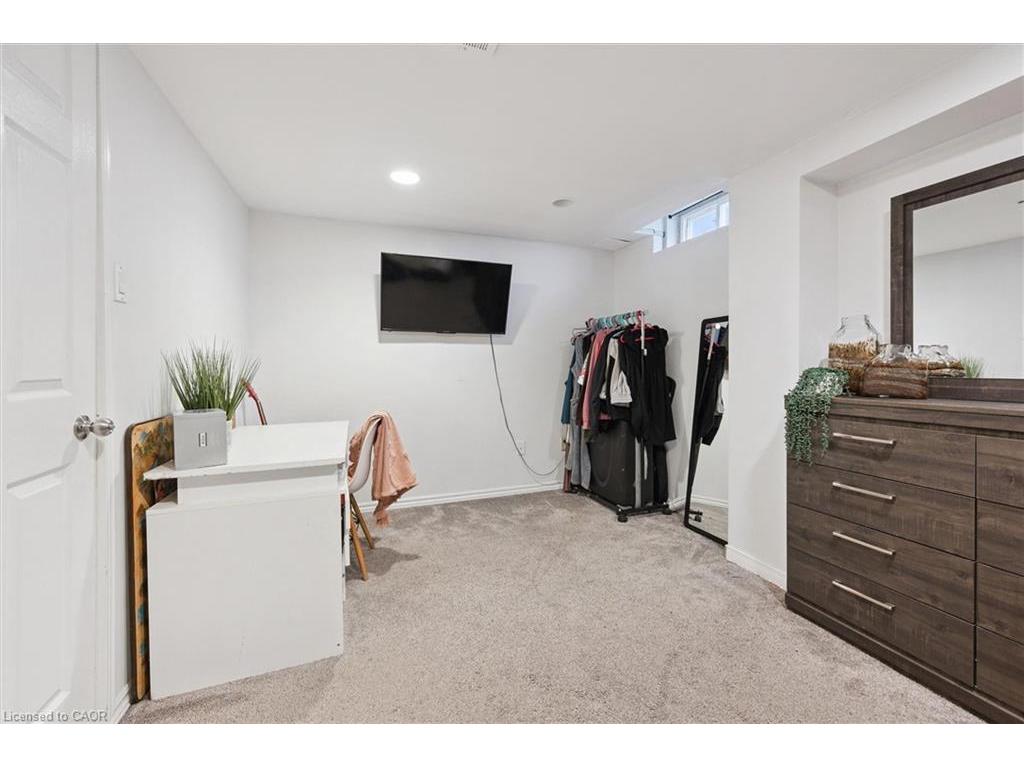 









11


Ingleside

Drive,
Kitchener,




ON
N2M 2G7

