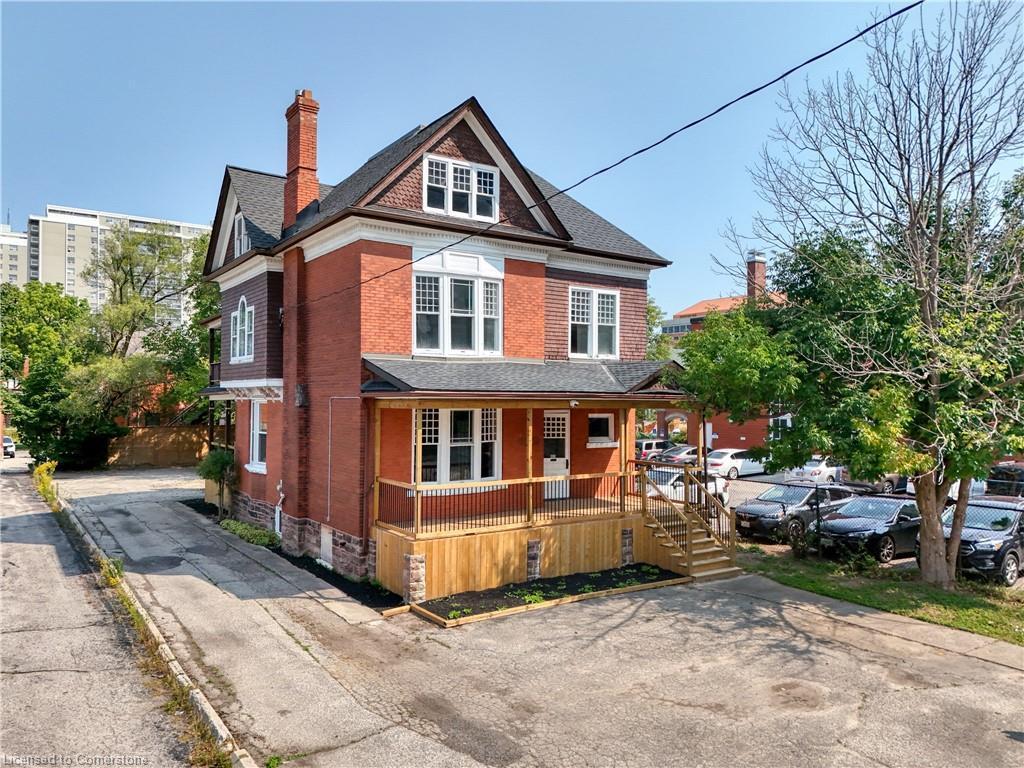 









18


Weber

Street West, main & upper floor,
Kitchener,




ON
N2H 3Z2

