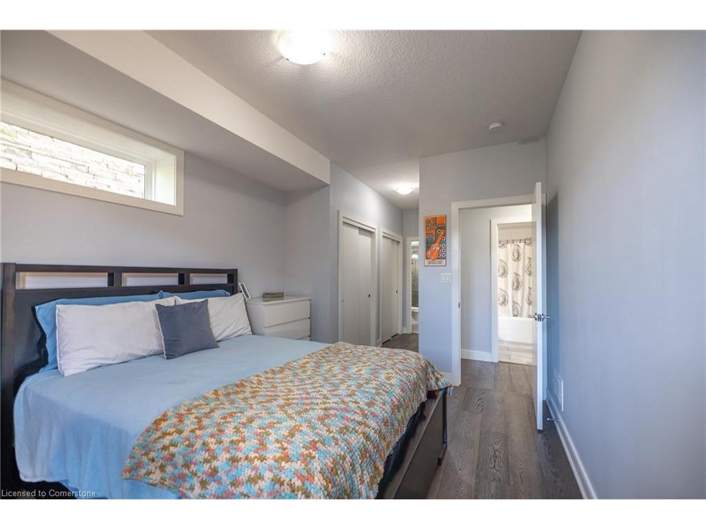 









32


Arkell

Road, 17,
Guelph,




ON
N1L 0L4

