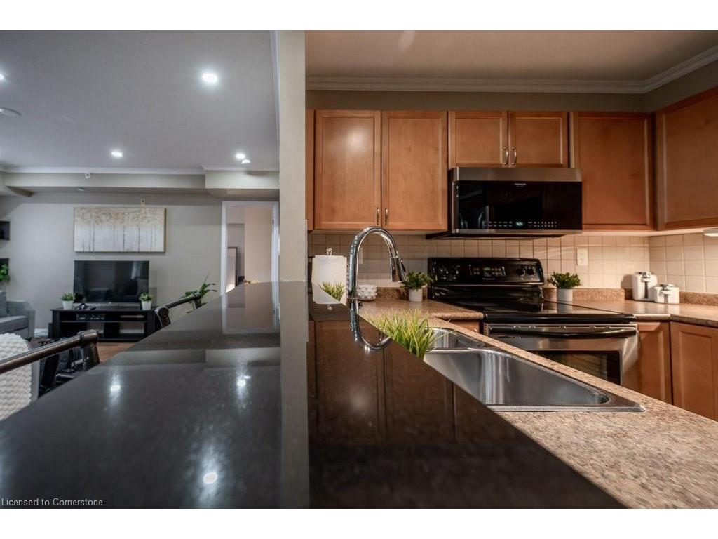 









8


Harris

Street, 418,
Cambridge,




ON
N1R 8R1

