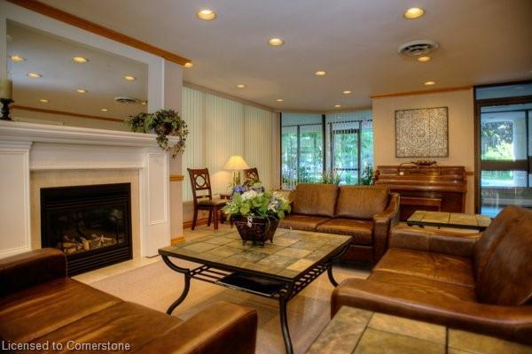 









4


Willow

Street, 302,
Waterloo,




ON
N2J 4S2

