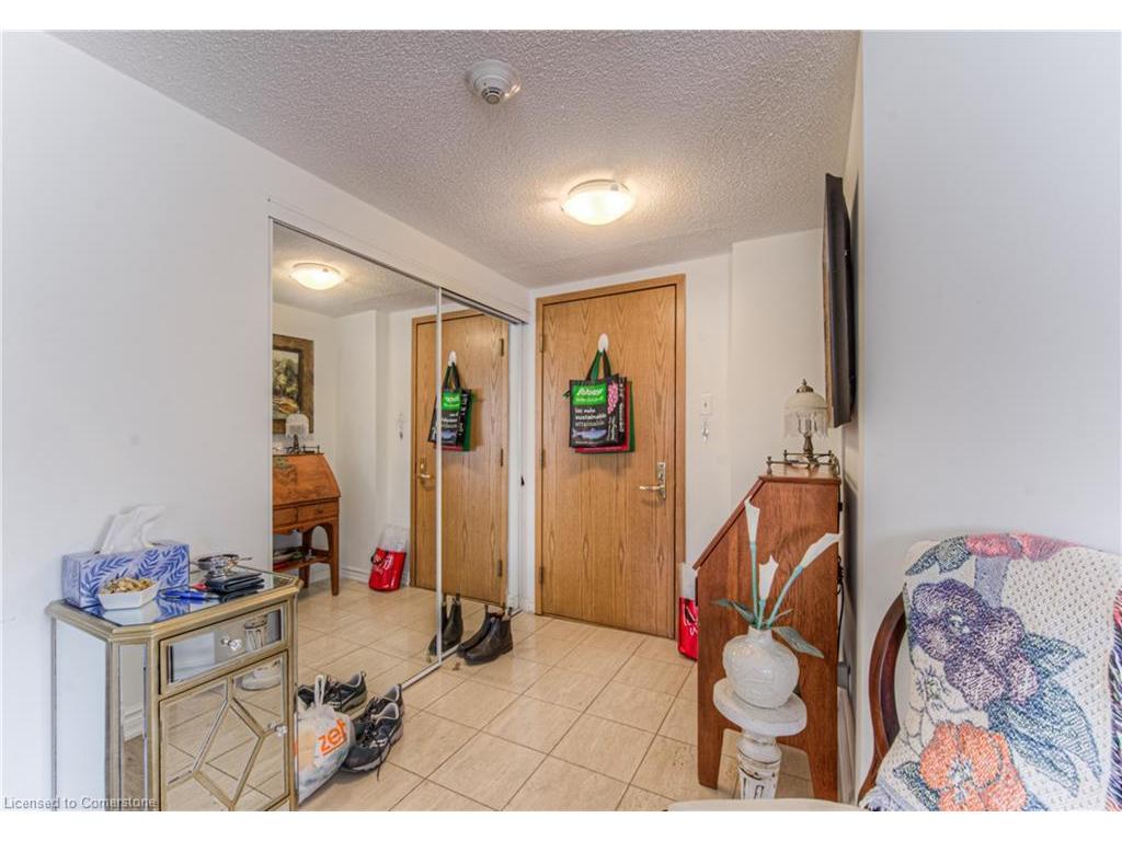 









4


Willow

Street, 302,
Waterloo,




ON
N2J 4S2

