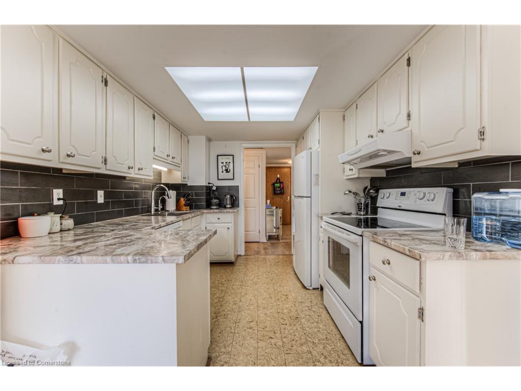 









4


Willow

Street, 302,
Waterloo,




ON
N2J 4S2

