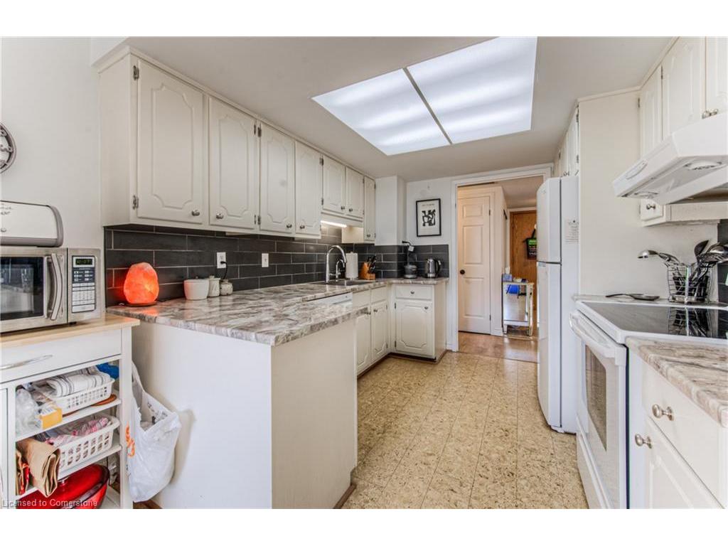 









4


Willow

Street, 302,
Waterloo,




ON
N2J 4S2

