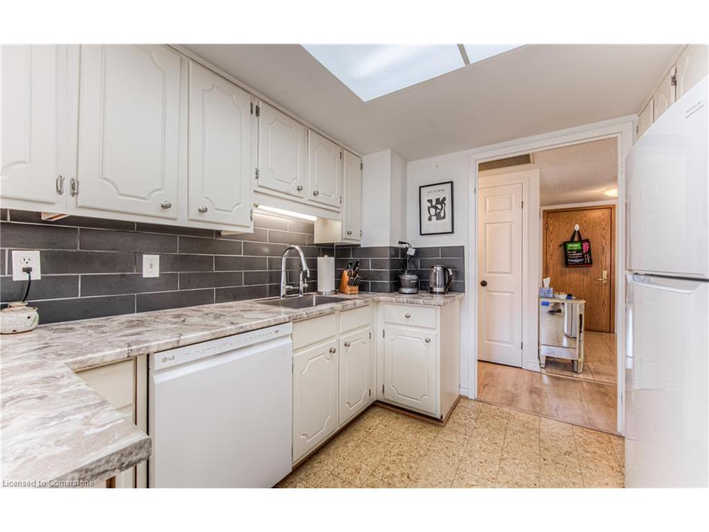 









4


Willow

Street, 302,
Waterloo,




ON
N2J 4S2

