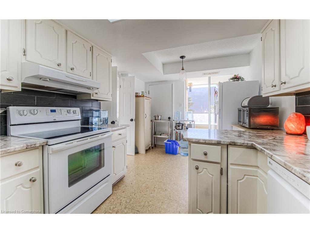 









4


Willow

Street, 302,
Waterloo,




ON
N2J 4S2

