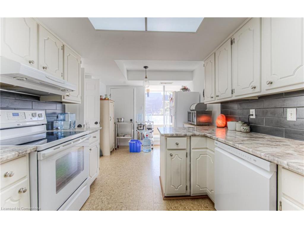 









4


Willow

Street, 302,
Waterloo,




ON
N2J 4S2

