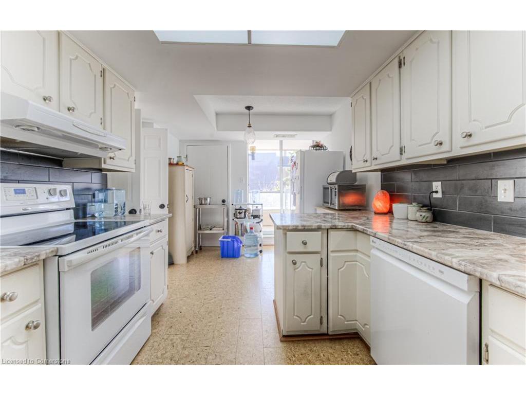 









4


Willow

Street, 302,
Waterloo,




ON
N2J 4S2

