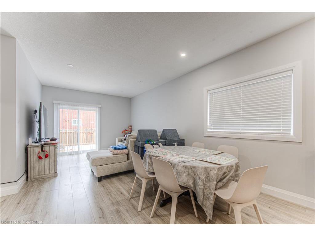 









204


Fifth

Avenue,
Kitchener,




ON
N2C 1P7


