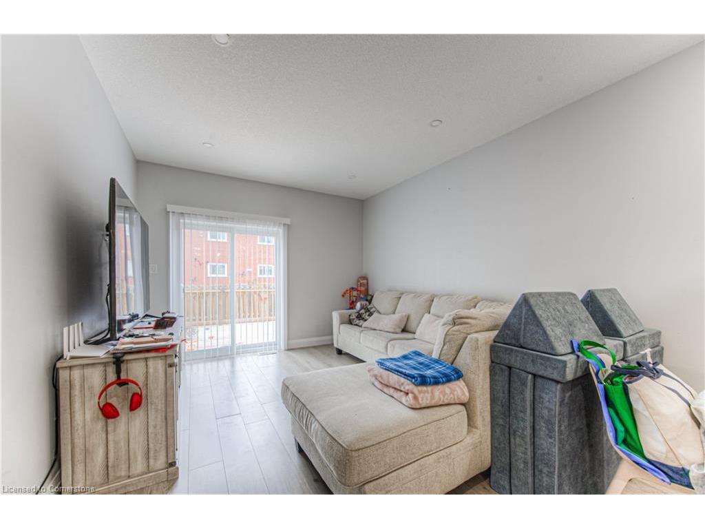 









204


Fifth

Avenue,
Kitchener,




ON
N2C 1P7

