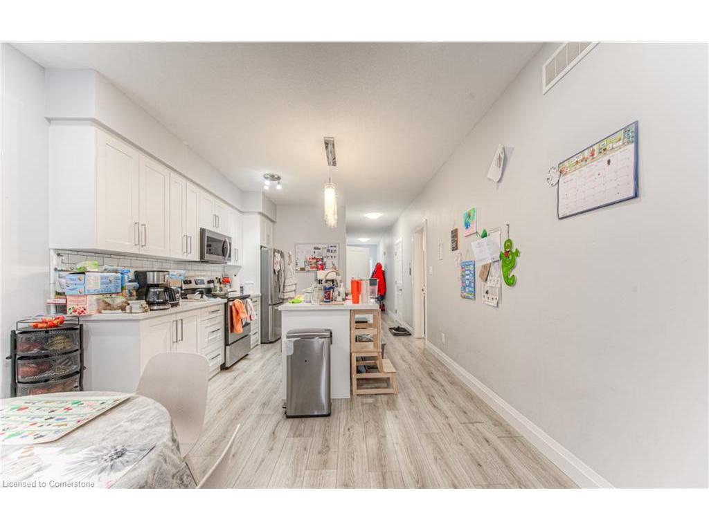 









204


Fifth

Avenue,
Kitchener,




ON
N2C 1P7


