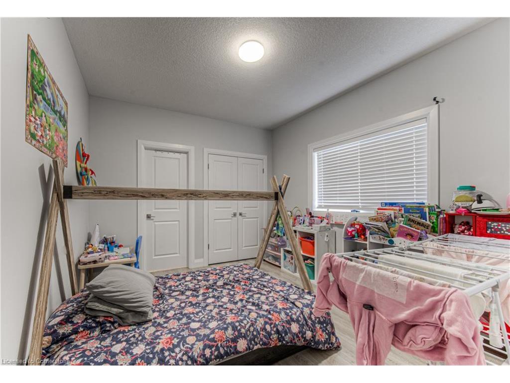 









204


Fifth

Avenue,
Kitchener,




ON
N2C 1P7

