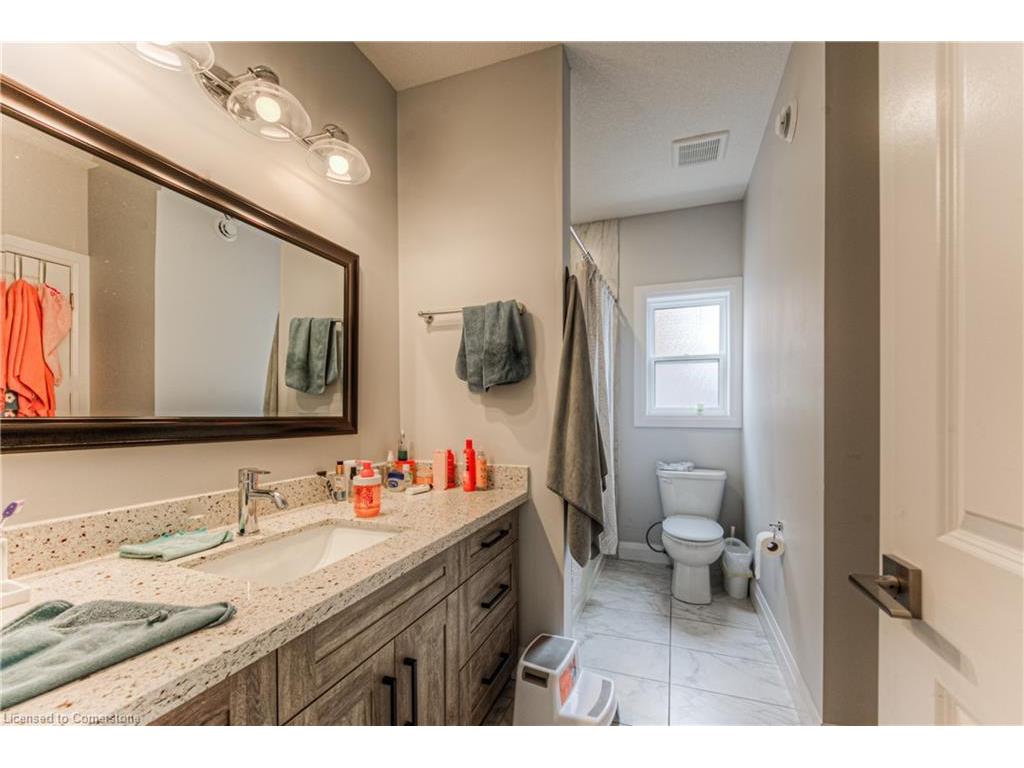 









204


Fifth

Avenue,
Kitchener,




ON
N2C 1P7

